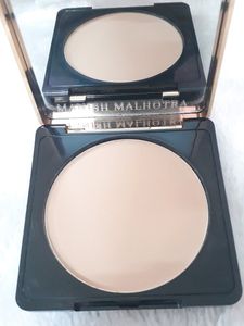 Myglamm manish Malhotra Compact Neutral Champagne