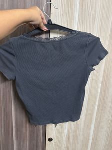 13 H&amp;M Ribbed Lace Trim Top