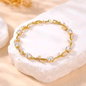 Golden tulip bracelet