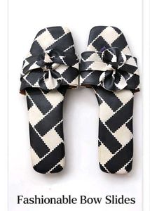 Chic Black &amp; White Slides