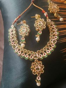 kundan necklace jewellery with maangtika