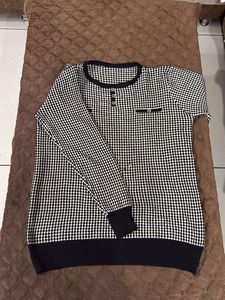 Black &amp; White Houndstooth Knit Top