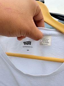 Levi's White T-Shirt