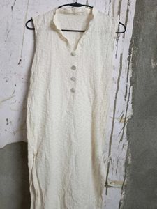 Elegant Off-White Embroidered Kurta