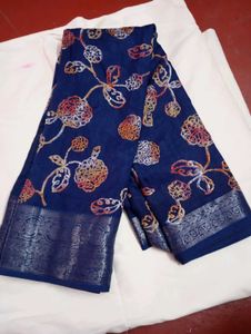used joint Elegant Blue Embroidered dolo Saree