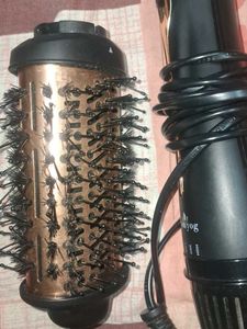 urbanyogs make me bold blow dryer brush