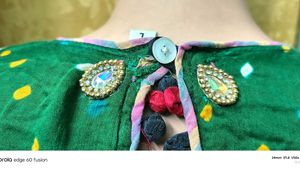 Embellished Green Bandhani Kurte dupatta