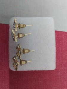 Set Of 2 Studded Earrings