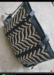 Stylish Chevron Print Tote Bag