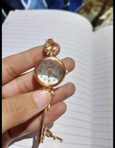 Elegant Gold-Toned Ladies’ Bracelet Watch