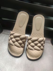 Light Chikoo Color Footwear👠👡