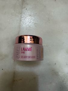 Lakme 9 to 5 CC Airy Mousse Beige