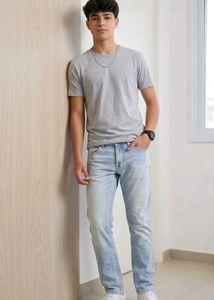 Light Wash Relaxed Fit Jeans