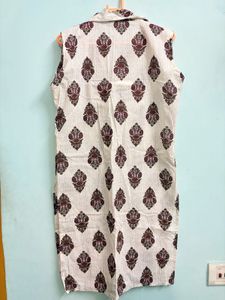 Stylish Sleeveless Kurta