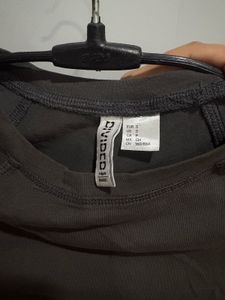 H&amp;M Cropped Dark grey marl T-Shirt in Size - S