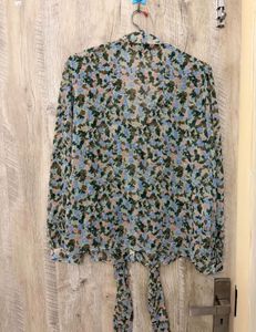 Chic Floral Print Sheer Blouse with Tie