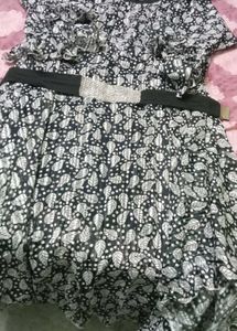 Chic Black &amp; White Leaf Print Dress