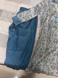 Brand newBeautiful Blue &amp; White Printed Kurta Set