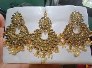 Zaveri Pearls Earrings And Mangtikka Set