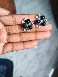 Elegant Black &amp; White Stud Earrings
