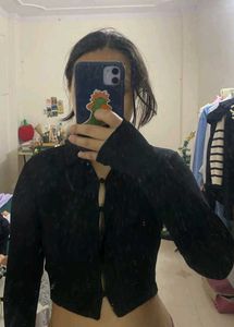Black Long Sleeve Cropped Top