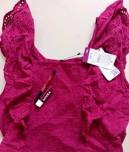red ruffled top 🍒