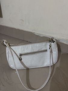 📍Two Chic Quilted Crossbody Bag