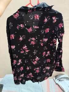 H&amp;M Floral Button-Down Top