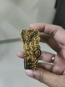 Elegant Gold-Tone Openable/Adjustable Bangle