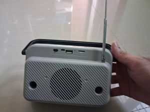 Retro Portable Radio with Bluetooth Speaker