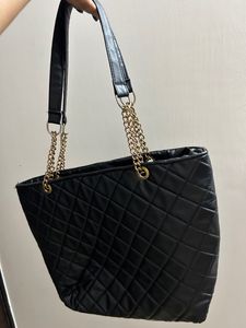 Super Classy black quilted Handbag❤️