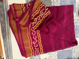 Beautiful Pink Saree with Golden Border no blouse