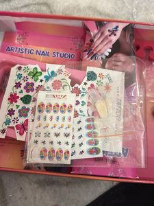 Artistic Nail Studio Kit