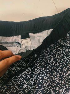 Stylish Athletic Shorts with Geometric Print