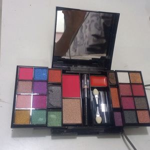 Makeup Kit Combo