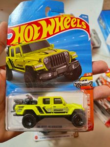 Hot Wheels lot ( price varies from 400-600)