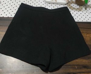 Chic Black High-Waisted Shorts
