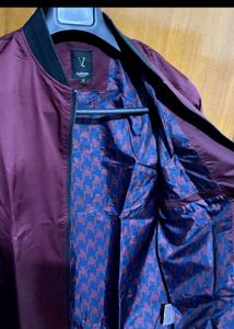 VAN HEUSEN MAROON BOMBER JACKET M