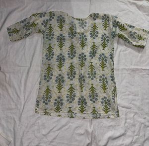 Women’s Short Printed Kurti + FREEBIE 🎁