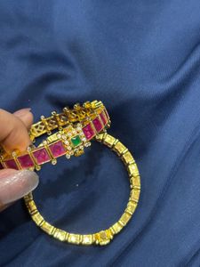 Elegant  Bangle Set