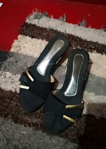 Black And Golden Color Hee