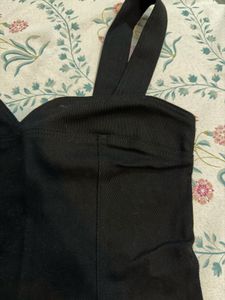 Chic Black Cropped Tank Top