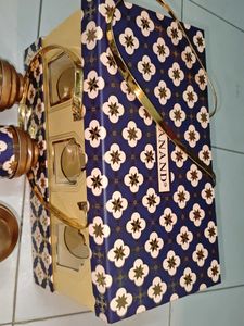 Anand Gift Box with Tea Cans