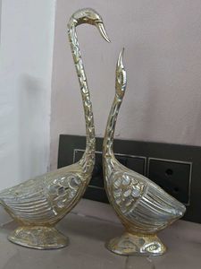 Elegant Swan Pair Showpiece