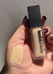 Huda Beauty #FauxFilter Liquid Concealer