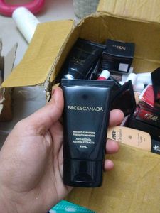 Faces Canada Weightless Matte Foundation