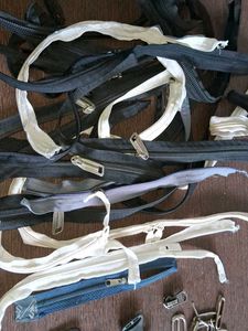 combo 39 Assorted Zippers and Buckles