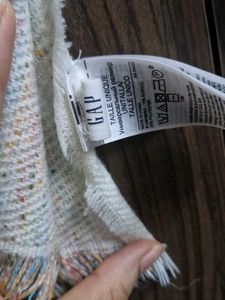GAP Elegant scraf  for Women