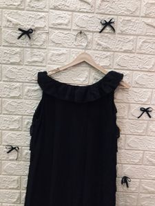 Chic Black Ruffle Dress🕶️👜