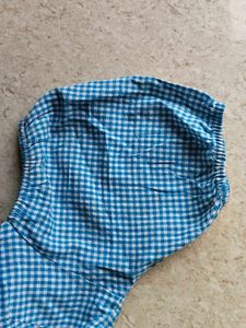 Gingham top 🪬🤍🩵